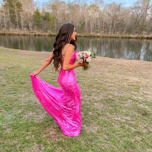 Ellie Wilde Hot Pink Sparkly Sequin Prom Dress

Long Formal Fitted Mermaid Dress